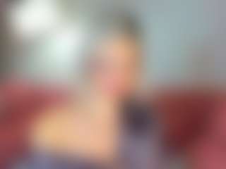 Betty-Brock MILF webcam performer live streaming