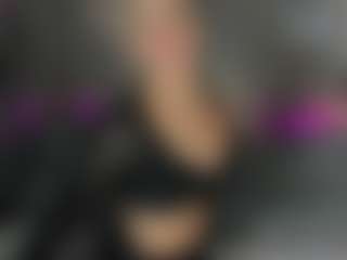 Live cam show with Betty-Brock - Shaved on WildCum