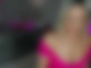 Live cam show with Betty-Brock - Mature on Camsoda