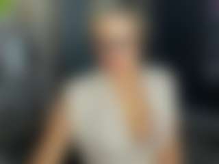 Live cam show with Betty-Brock - Ride Torso on Cam Slut