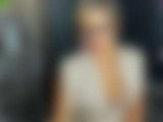 Live cam show with Betty-Brock - Upskirt on livesuperchat.net