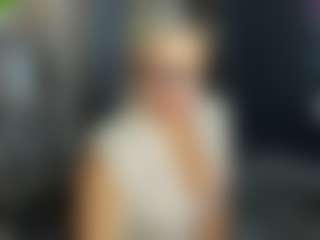 Live cam show with Betty-Brock - Upskirt on sexylive.show