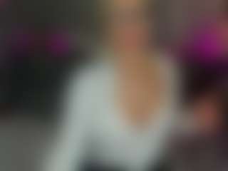 Live cam show with Betty-Brock - Camel Toe on Taboo Cams XXX