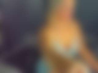 Live cam show with Betty-Brock - Upskirt on Sweet Sext