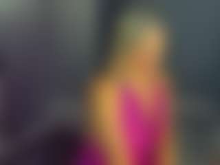 Live cam show with Betty-Brock - Upskirt on makecum.org