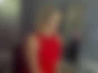 Live cam show with Betty-Brock - Striptease on liverealitysex.com