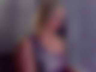 Live cam show with Betty-Brock - Upskirt on Camsoda