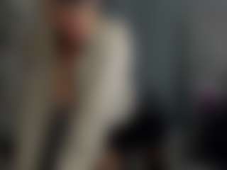 Live cam show with Betty-Brock - Spank Mature on WildCum