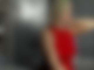 Live cam show with Betty-Brock - Athletic MILF on Soda Cam
