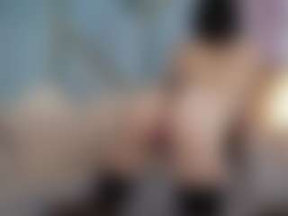 EmilyyMoon's Live Sex Cam Show