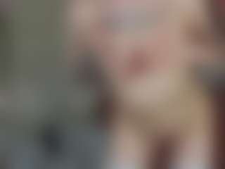 Live cam show with EmilyyMoon - Public on slutload