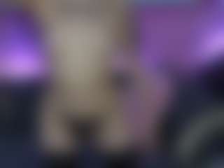 EmilyyMoon's Live Sex Cam Show