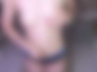 Live cam show with HeikeCastongvay - Teen (18+) on livesuperchat.net