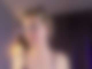 Live cam show with JaynaLedec - Average on fapnchat