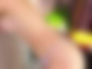 Live cam show with Aria - Camel Toe on sexytreat.net