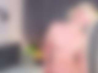 Live cam show with Aria - Blonde Hair on Camming Site