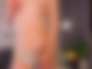 Live cam show with Aria - Blonde Hair on Camsoda