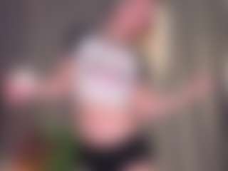 Live cam show with Aria - Blonde Hair on Camsoda