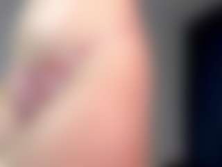 Live cam show with Aria - Camel Toe on dropp.cam