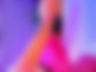 Live cam show with Luna - Anal on SxyPornLive