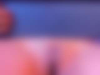 Live cam show with Luna - Skinny on boobsie.com