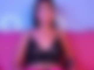Live cam show with Luna - Strip on fuklive.com