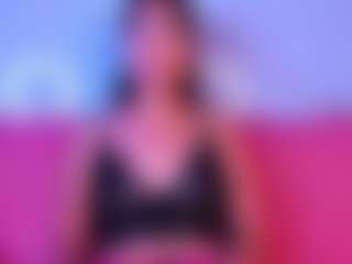 Live cam show with Luna - Brown Hair on Camsoda