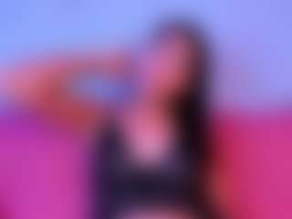 Live cam show with Luna - Tease on friskycurves.com