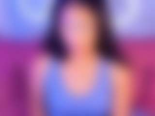 Live cam show with Luna - Skinny on Latina Girls