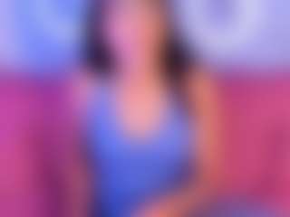 Live cam show with Luna - Skinny on Camsoda Late Night