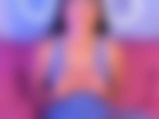 Live cam show with Luna - Skinny on luckytryst.com