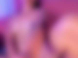 Live cam show with Luna - Skinny on Camversity