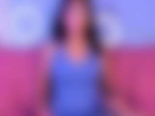 Live cam show with Luna - Skinny on Milfs Live