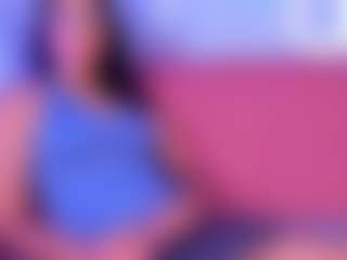 Live cam show with Luna - Fingering on Fling VIP Chat