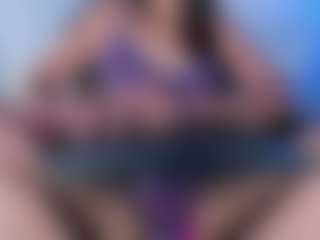 Live cam show with Luna - Tattoos on StripNow