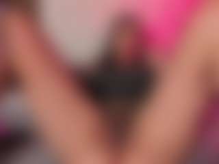 Live cam show with Luna - Interactivetoy Mature on studioflirtlive.com