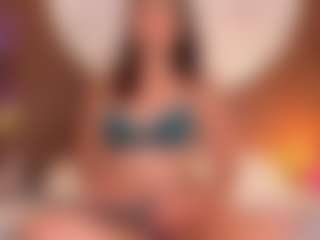 Live cam show with Luna - Tease Mature on Camsoda