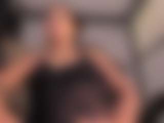 Live cam show with Luna - Striptease on Hubzter Live