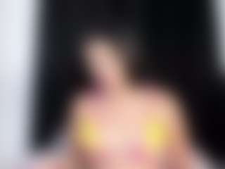 Live cam show with Luna - Brown Eyes Mature on instabang
