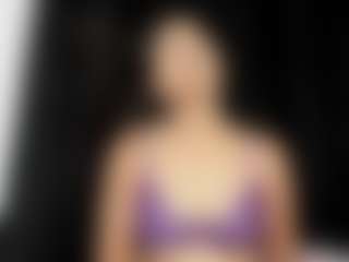 Live cam show with Luna - Skinny on Camsoda Late Night