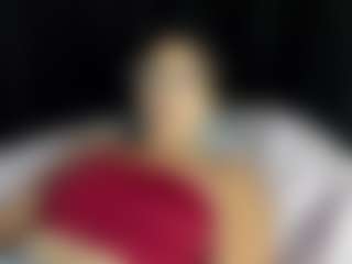 Live cam show with Luna - Fingering on sexytreat.net