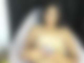 Live cam show with Luna - Solo on Camsoda