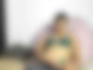Live cam show with Luna - Deepthroat on Camsoda