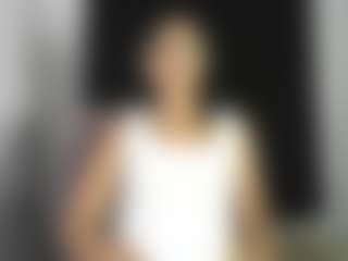 Live cam show with Luna - Skinny on Camsoda