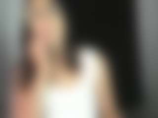 Live cam show with Luna - Tease Mature on Camsoda