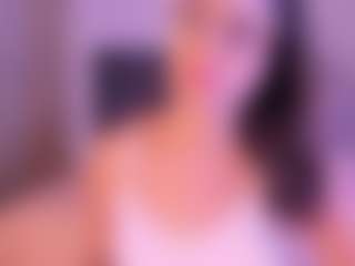 Live cam show with Luna - Normal on Camsoda