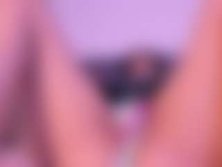 Live cam show with Luna - Shaved Pussy Mature on Hubzter Live