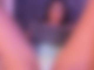 Live cam show with Luna - Mature on Camsoda Late Night