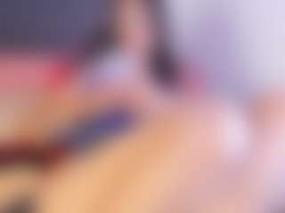 Live cam show with Luna - Ass Bouncing on Soda Cam