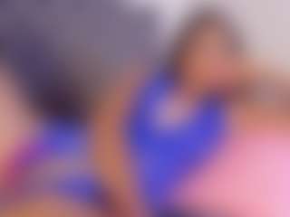 Live cam show with Luna - Bikini on makecum.org